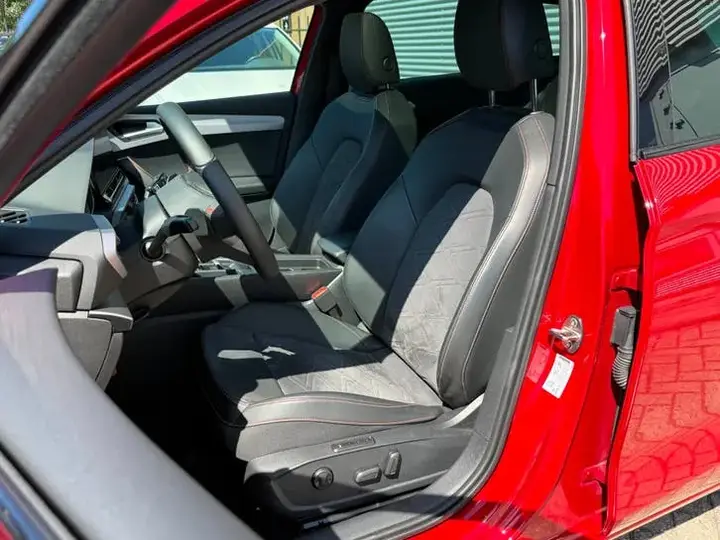 Seat Leon 2021 photo 2