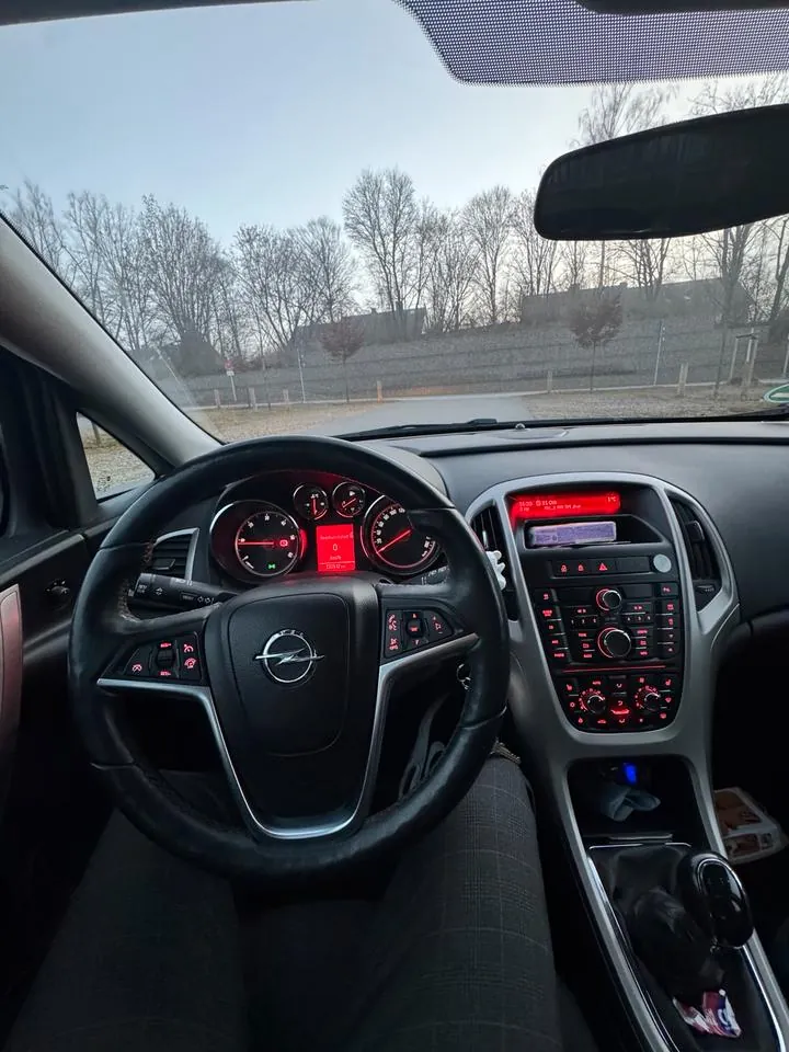 Opel Astra J