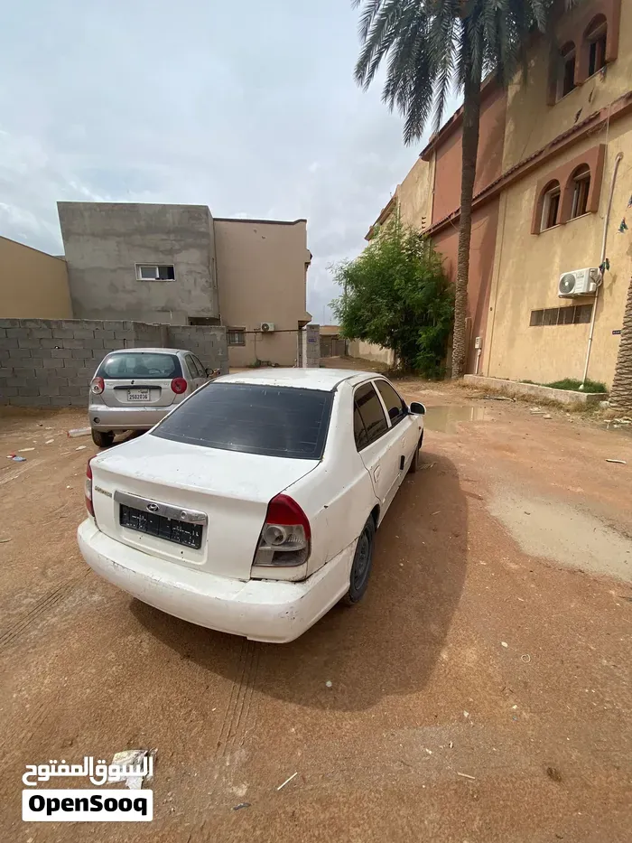 Hyundai Verna 2011 photo 4