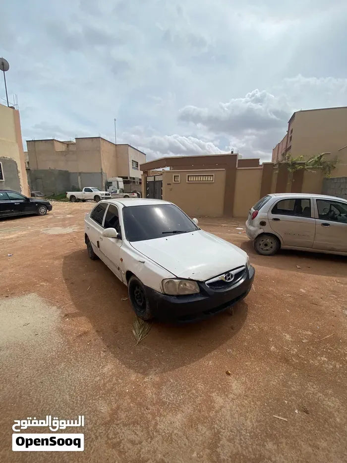 Hyundai Verna 2011 photo 2