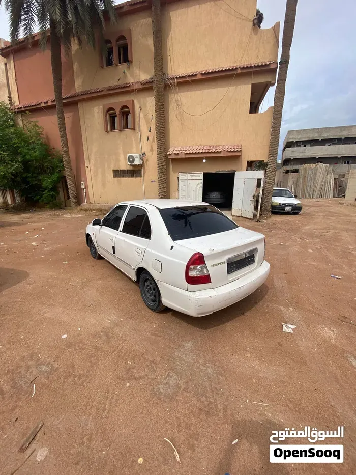 Hyundai Verna 2011 photo 3
