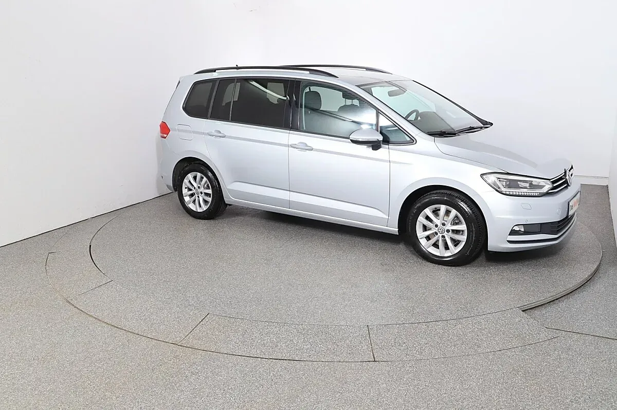 Volkswagen Touran 2017 photo 3