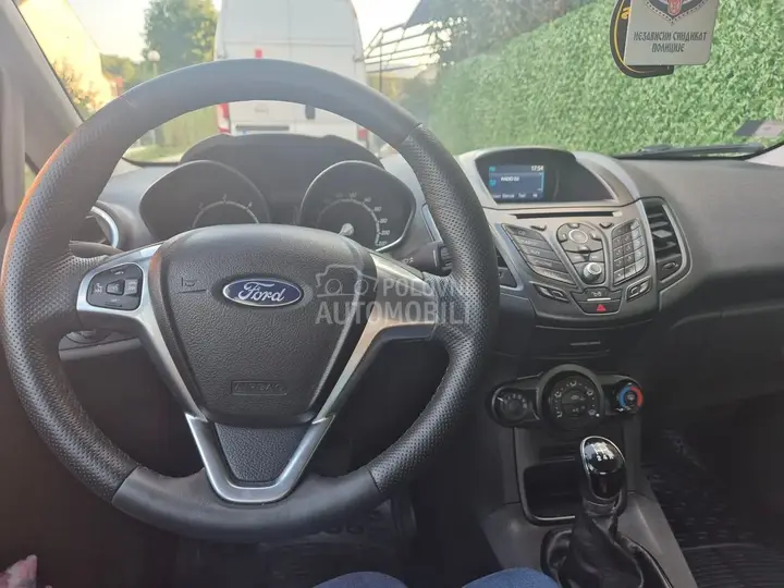 Ford Fiesta 2017 photo 2