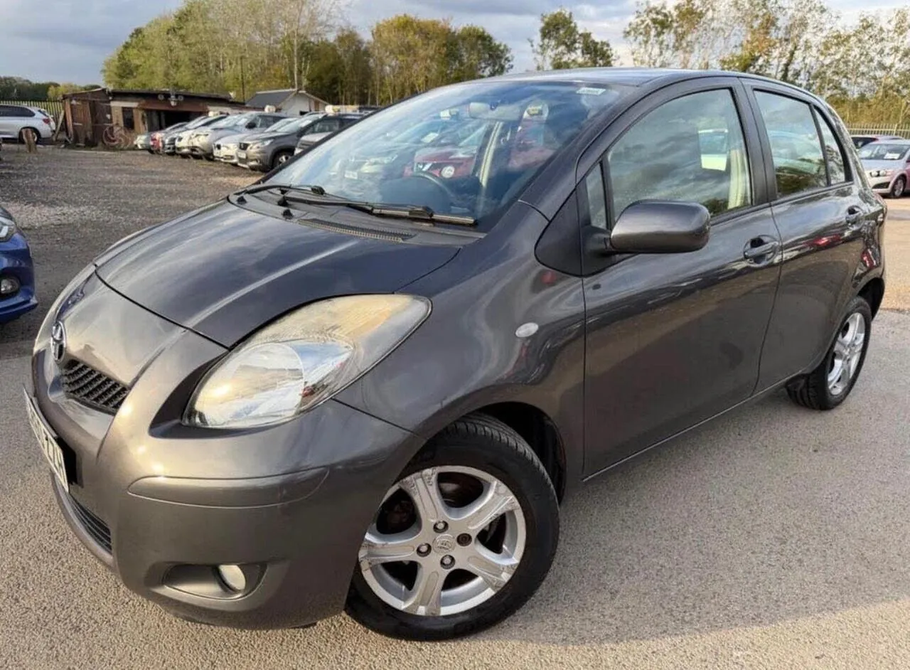 Toyota Yaris 2010 photo 4