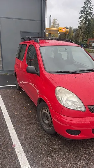 Toyota Yaris Verso 2002 photo 2