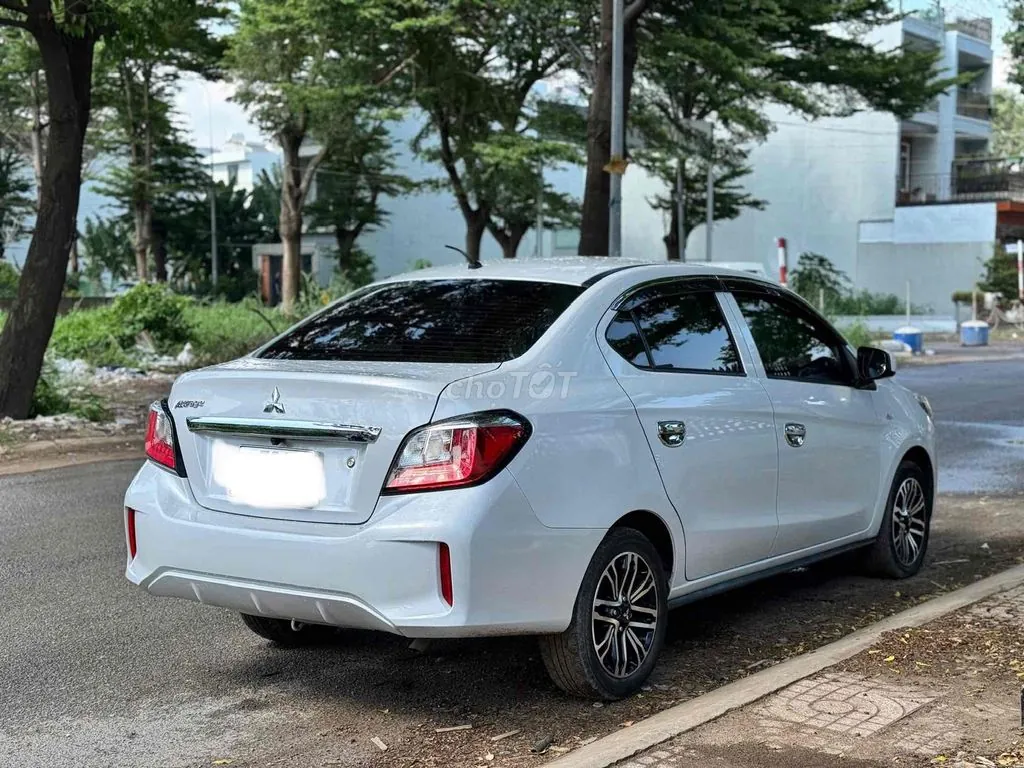 Mitsubishi Attrage 2024 photo 4