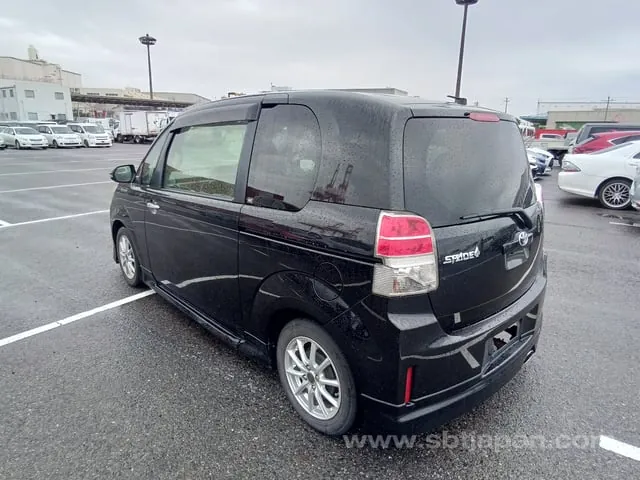 Toyota Spade F 2015 photo 3