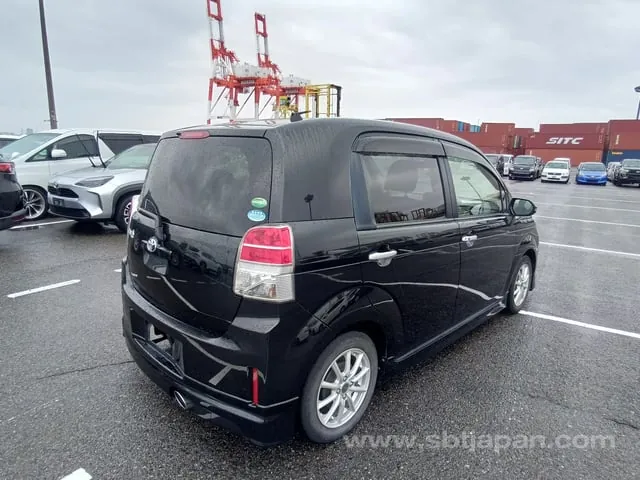 Toyota Spade F 2015 photo 4