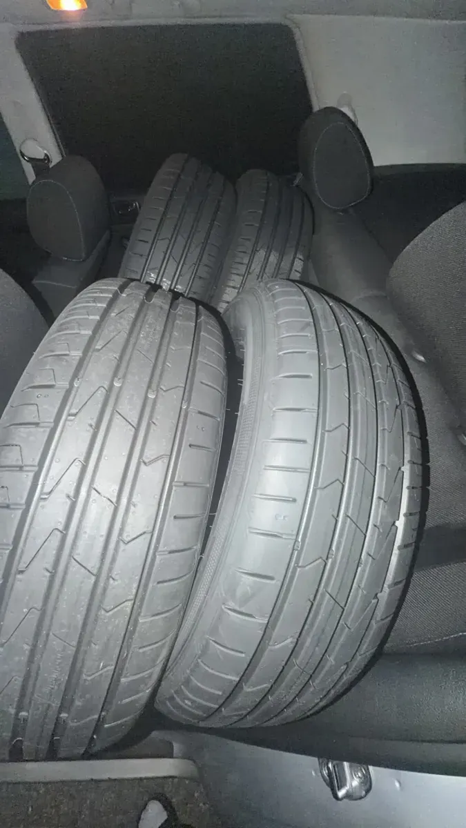 Volkswagen Golf 2002 photo 2