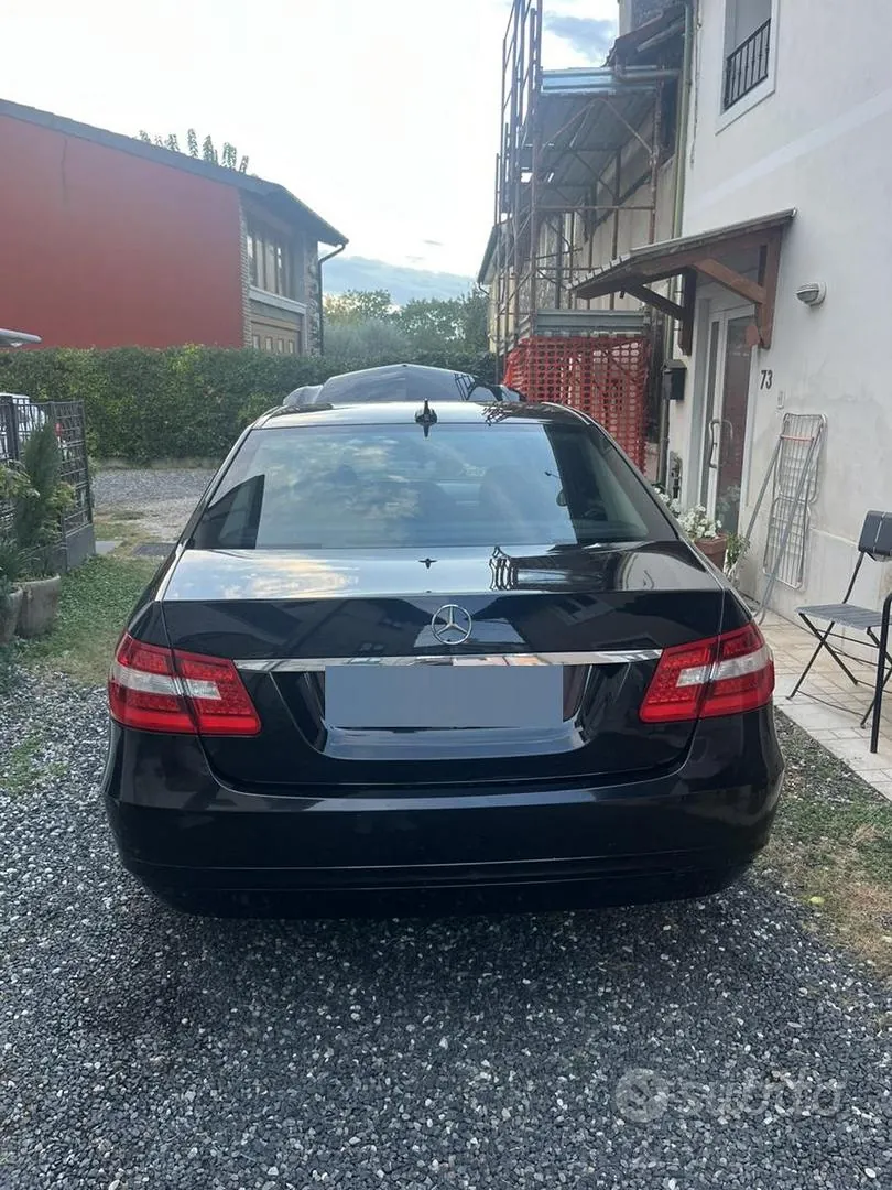 Mercedes-Benz E-Class 2010 photo 4