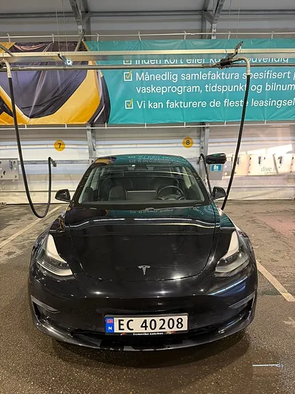 Tesla Model 3 2021 photo 2