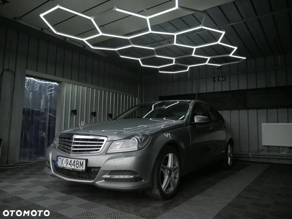 Mercedes-Benz C-Class 2011 photo 3