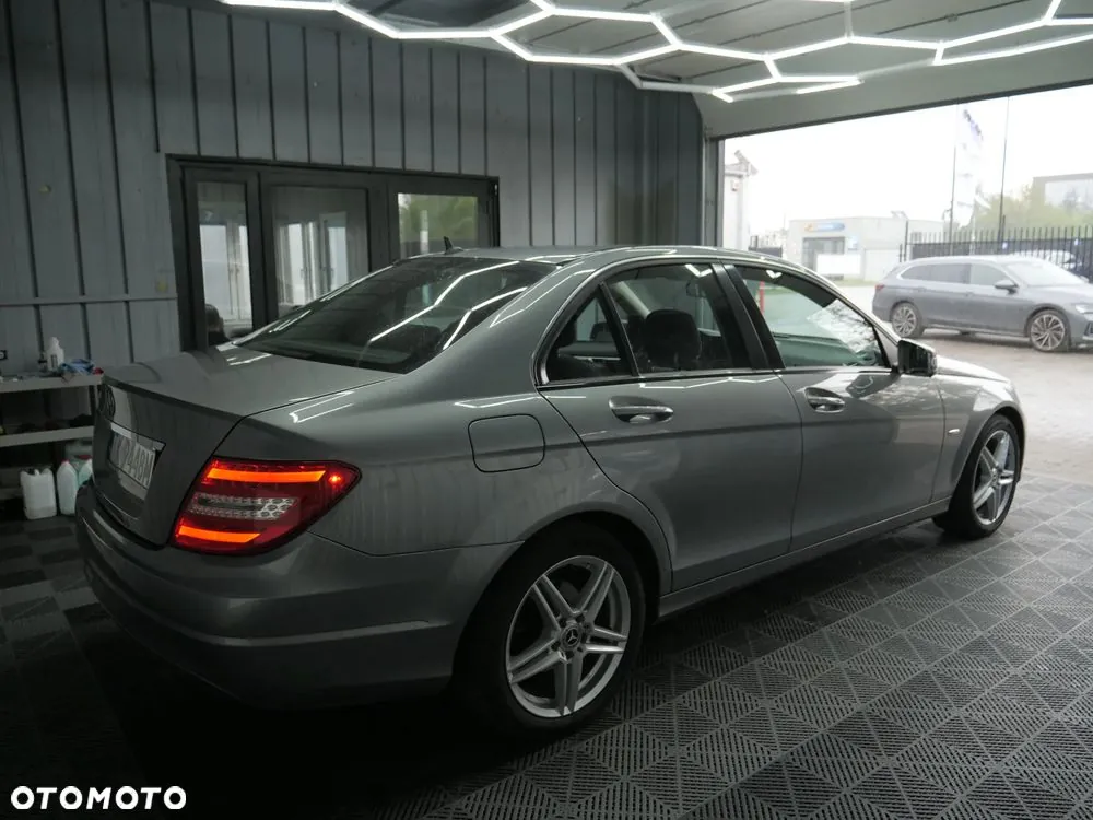 Mercedes-Benz C-Class 2011 photo 5