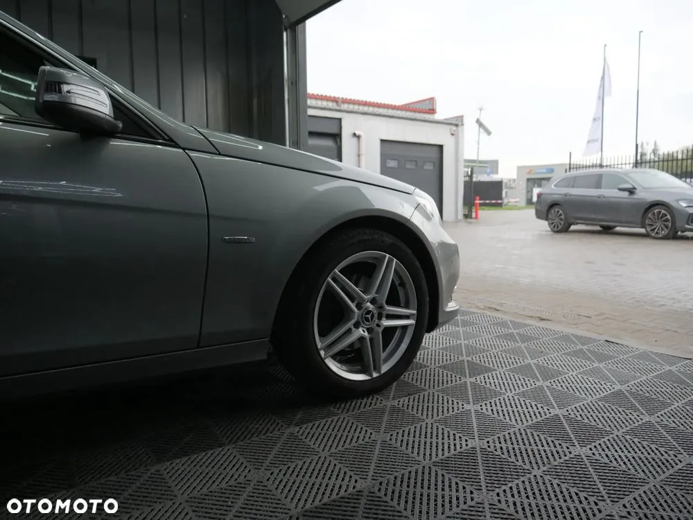 Mercedes-Benz C-Class 2011 photo 4
