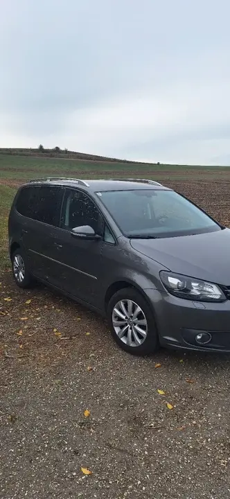 Volkswagen Touran 2011 photo 3