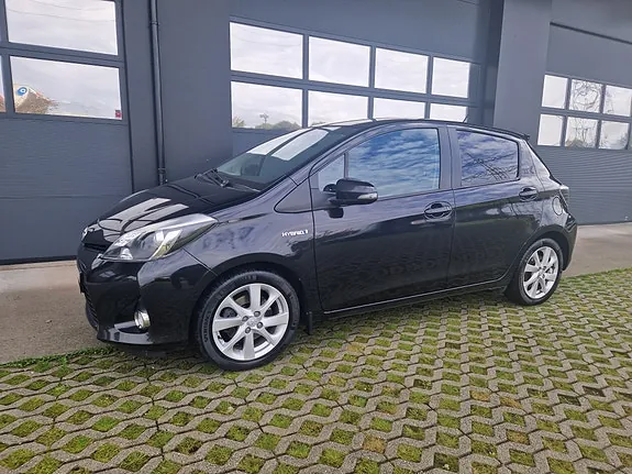 Toyota Yaris 2014 photo 2