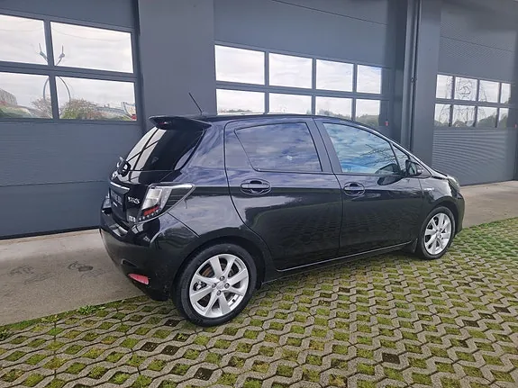 Toyota Yaris 2014 photo 3