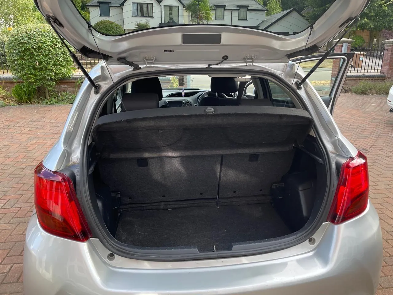Toyota Yaris 2017 photo 3