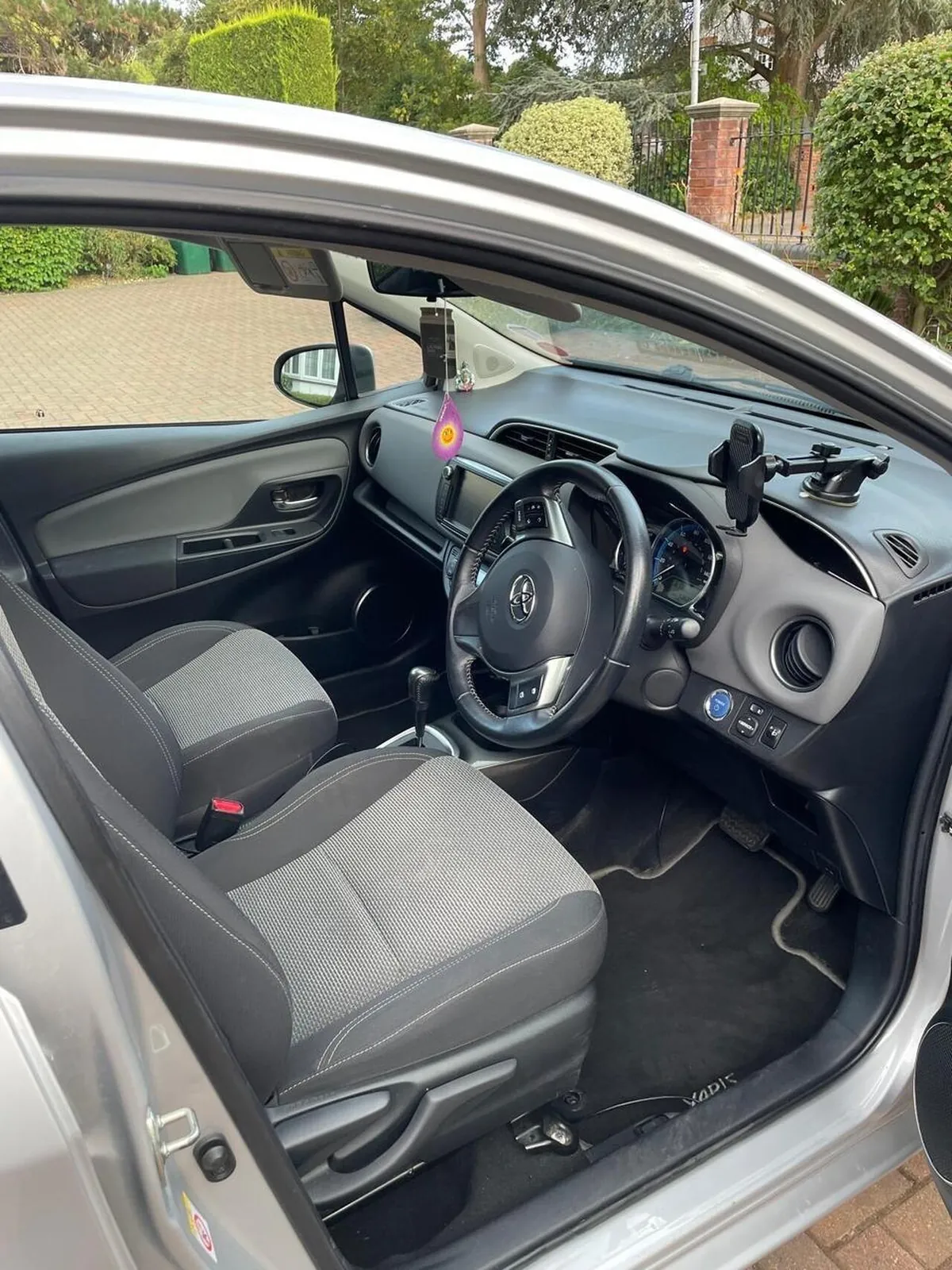 Toyota Yaris 2017 photo 5