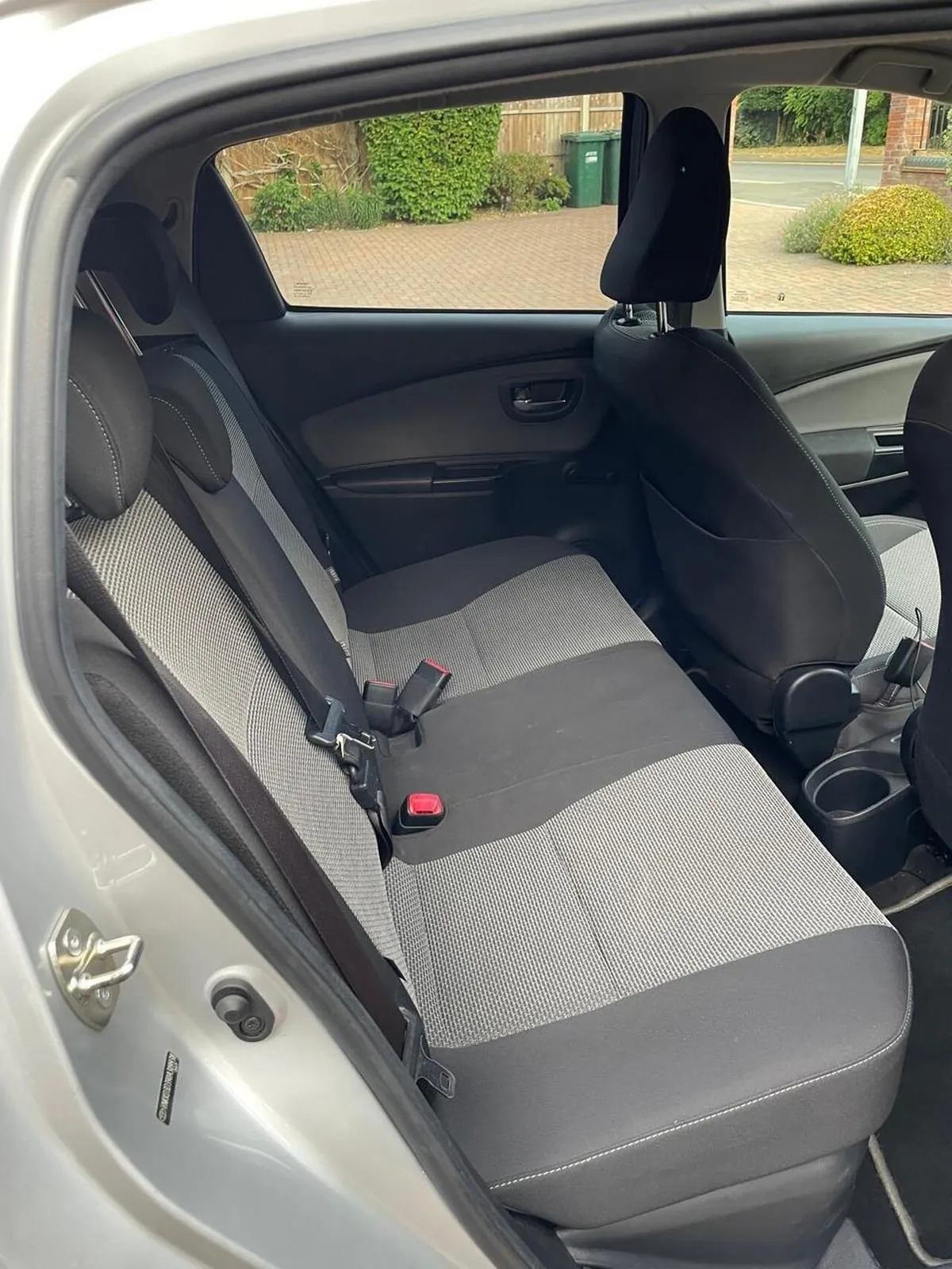 Toyota Yaris 2017 photo 4