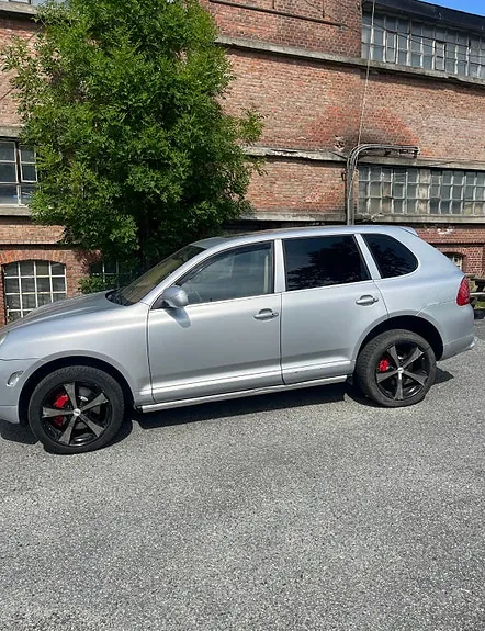 Porsche Cayenne Turbo 2004 photo 2