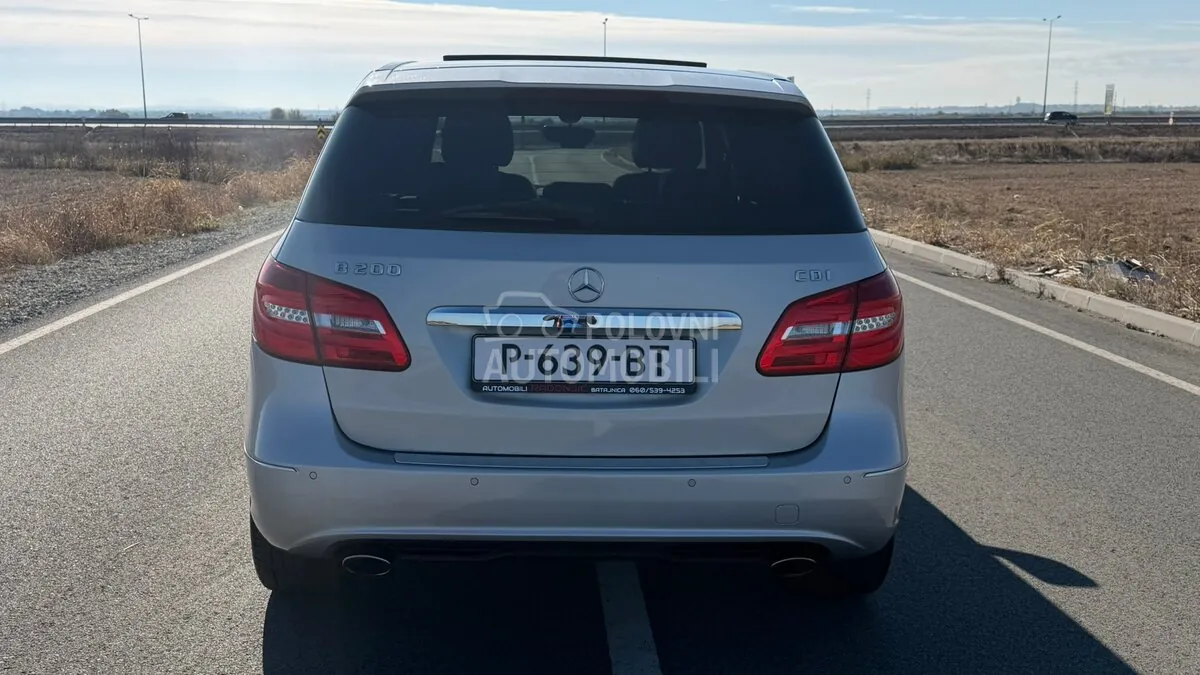Mercedes-Benz B 200 2014 photo 5