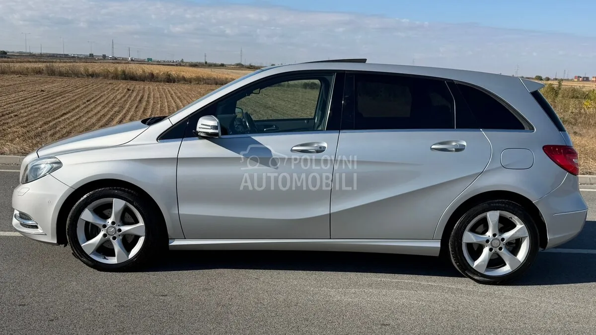 Mercedes-Benz B 200 2014 photo 3