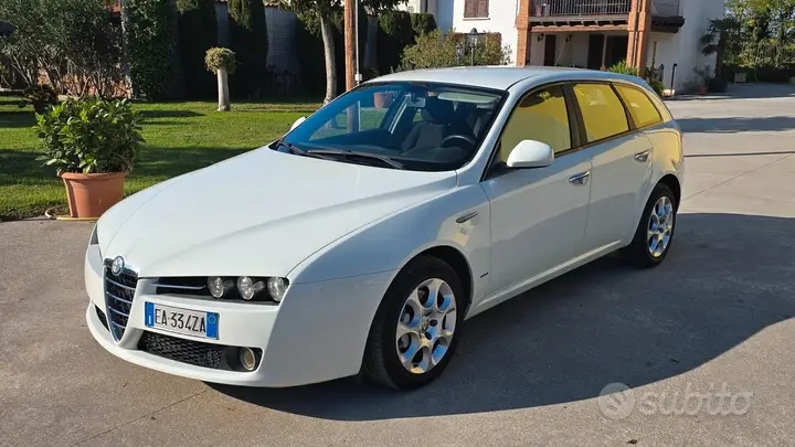 Alfa Romeo 159 2010 photo 3