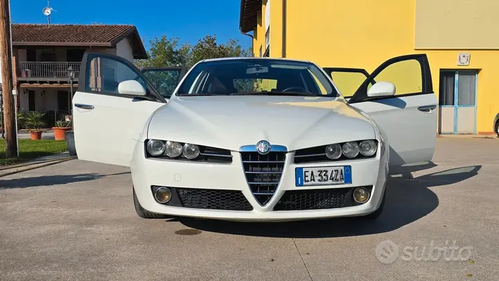 Alfa Romeo 159 2010 photo 5