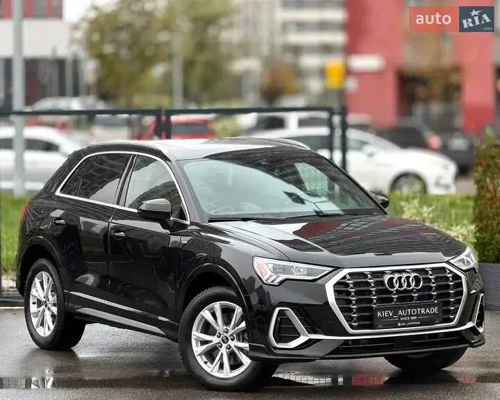 Audi Q3 2022 photo 2