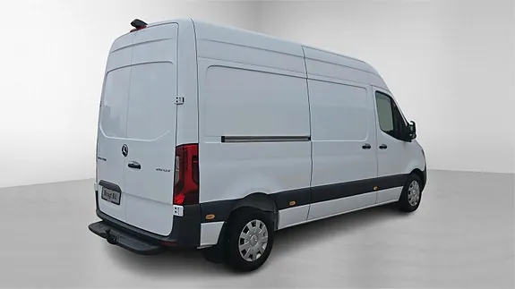 Mercedes-Benz Sprinter 215 2023 photo 4