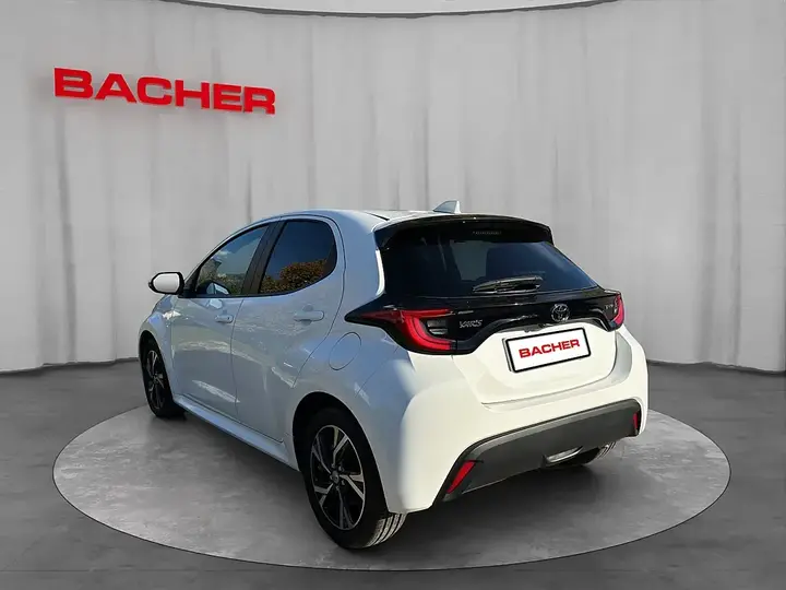 Toyota Yaris 2024 photo 3
