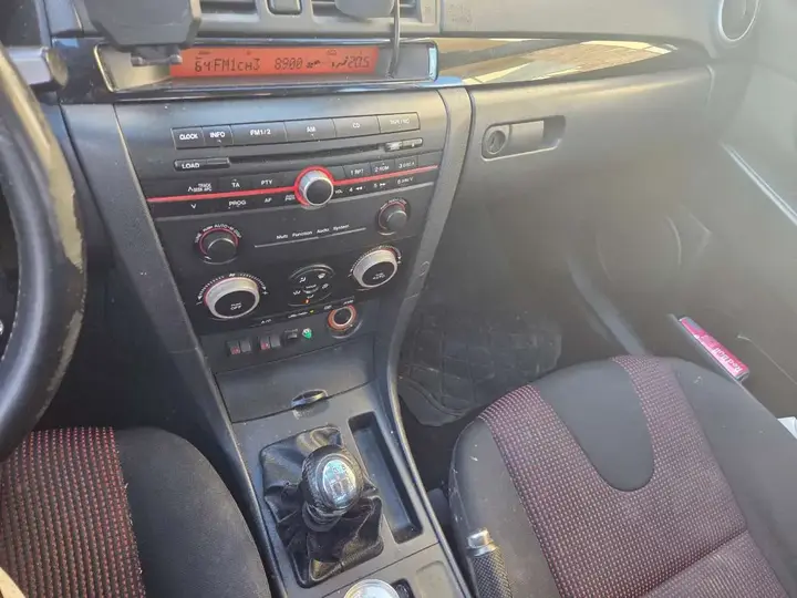 Mazda Mazda3 2004 photo 3