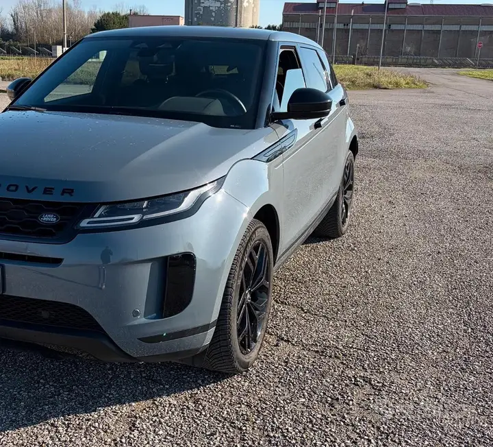 Land Rover Range Rover Evoque 2022 photo 2