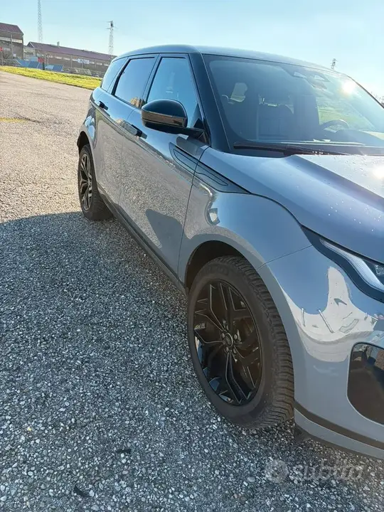 Land Rover Range Rover Evoque 2022 photo 4