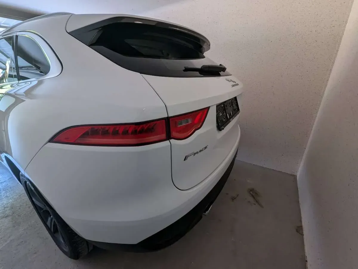 Jaguar F-Pace 2016 photo 3