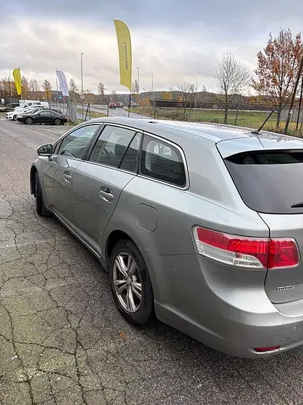Toyota Avensis 2009 photo 5