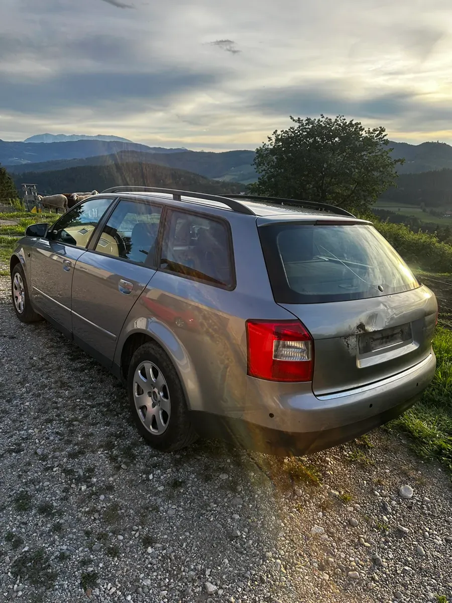 Audi A4 2004 photo 3