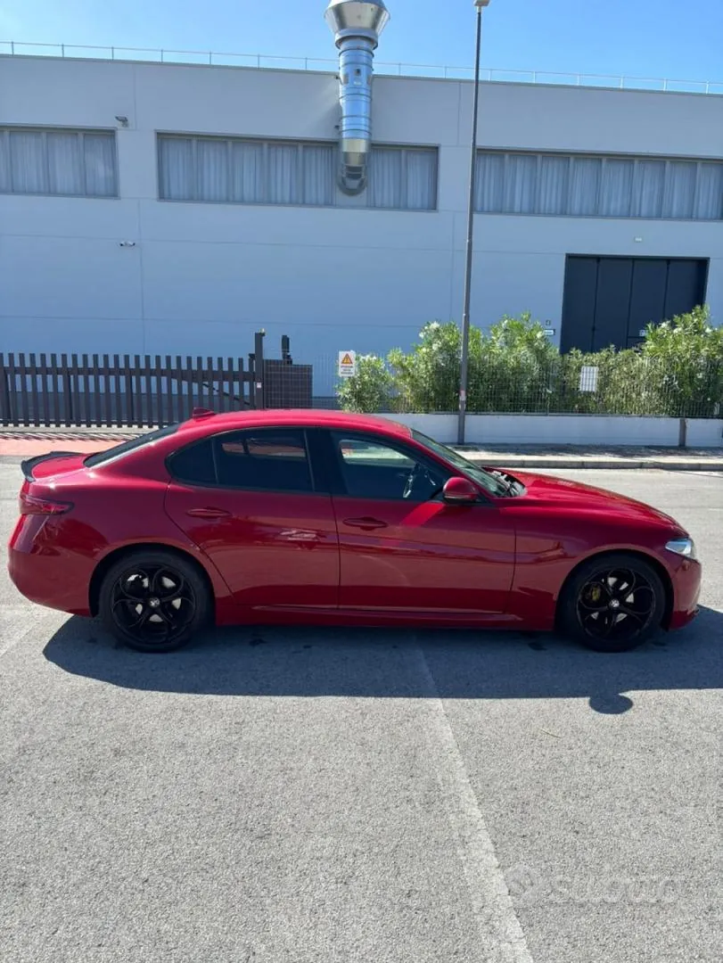 Alfa Romeo Giulia 2019 photo 3