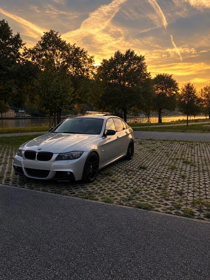 BMW 330I