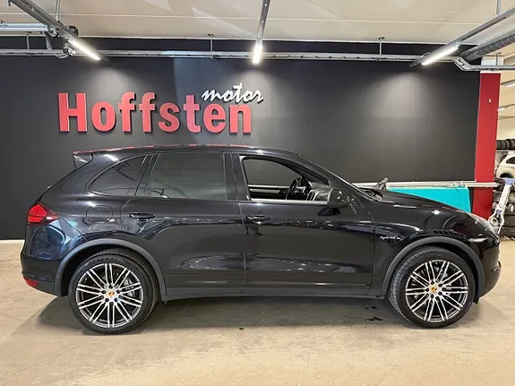 Porsche Cayenne 2013 photo 2
