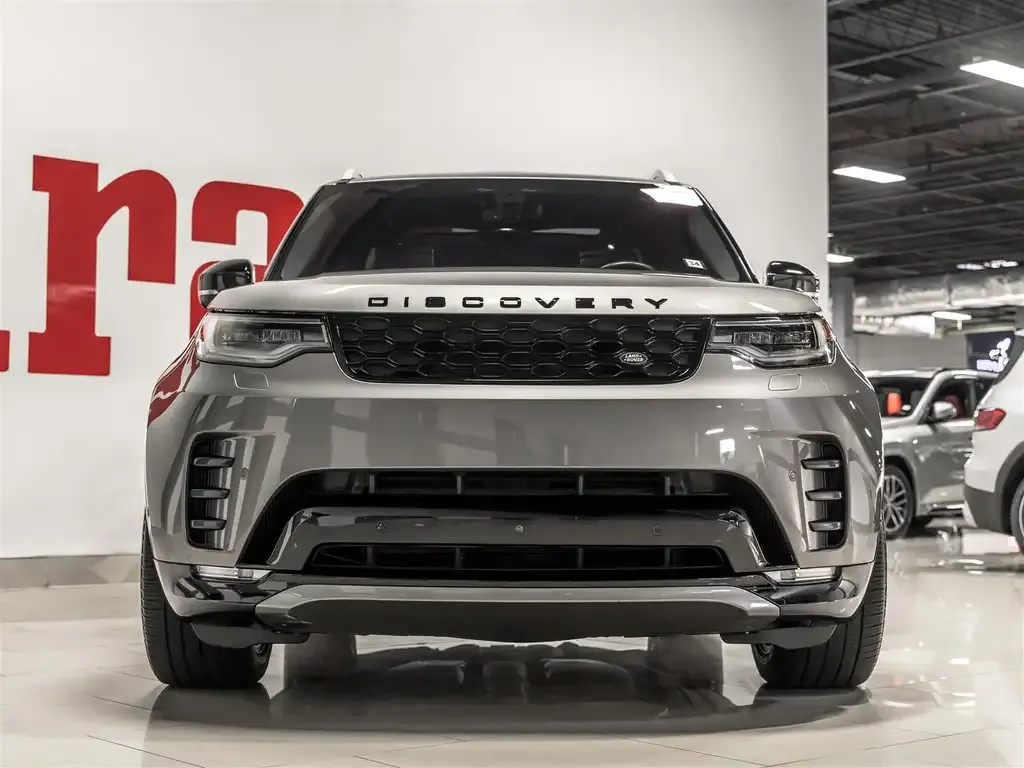 Land Rover Discovery 2022 photo 2