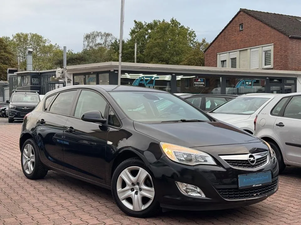 Opel Astra J
