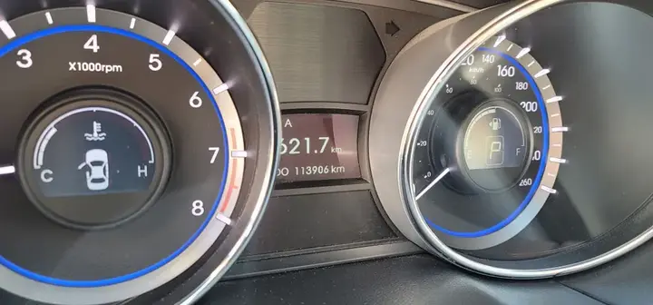 Hyundai Sonata 2011 photo 4