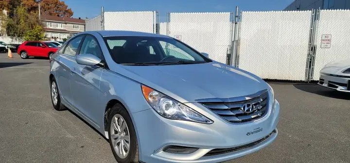 Hyundai Sonata 2011 photo 2