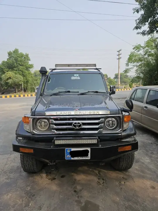 Toyota Land Cruiser