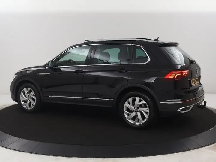 Volkswagen Tiguan 2022 photo 2
