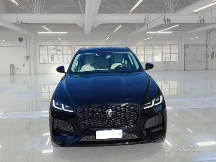 Jaguar F-Pace 2023 photo 2