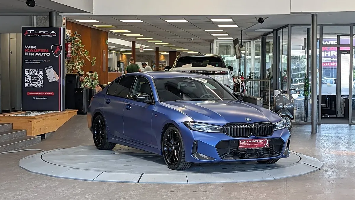 BMW 3 Series 2024 photo 3