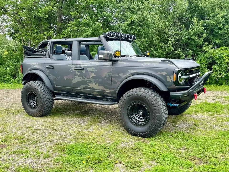 Ford Bronco 2021 photo 2